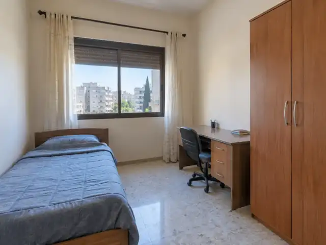 غرفة مفروشة لطالبة في المزرعة مع مطبخ مشترك