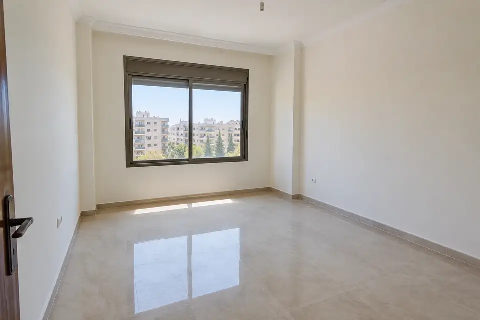 شقة في الإنشاءات بحمص، قرب الجامعة