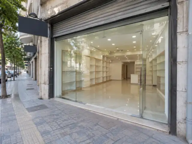 محل تجاري على شارع رئيسي في الميدان