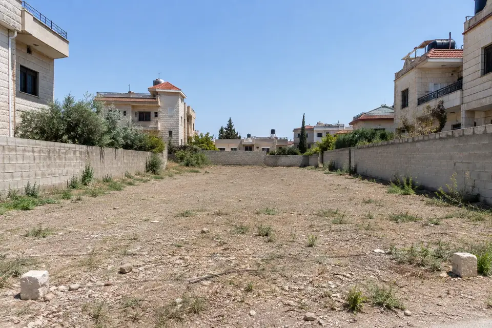 أرض سكنية داخل التنظيم في قدسيا