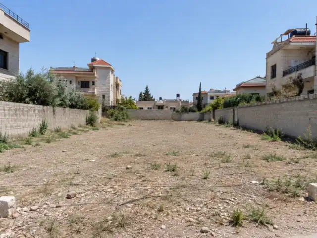 أرض سكنية داخل التنظيم في قدسيا